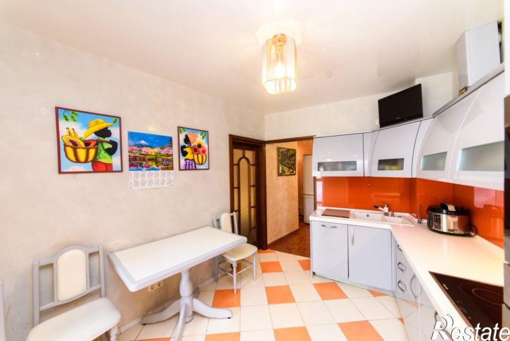 4-комн квартира ул. Студенческая, 15