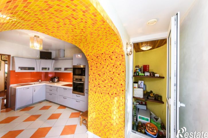 4-комн квартира ул. Студенческая, 15