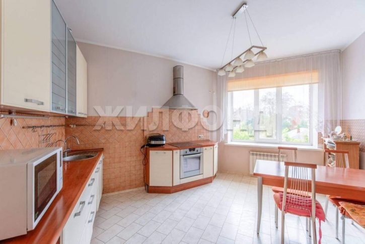4-комн квартира Вершинина улица, д.24в