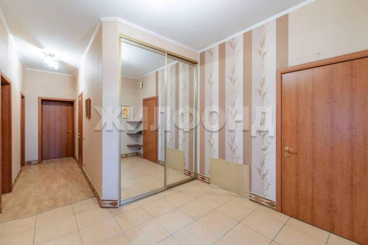 4-комн квартира Вершинина улица, д.24в