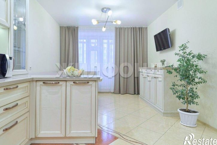 3-комн квартира Новосибирская улица, 8,  д. 8
