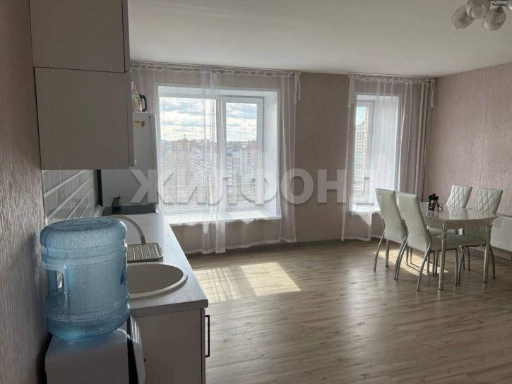 2-комн квартира Сибирская улица, д.80