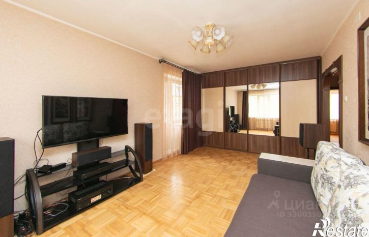 3-комн квартира ул Карла Ильмера, 15,  д. 15
