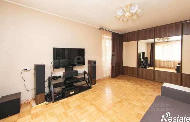 3-комн квартира ул Карла Ильмера, 15,  д. 15