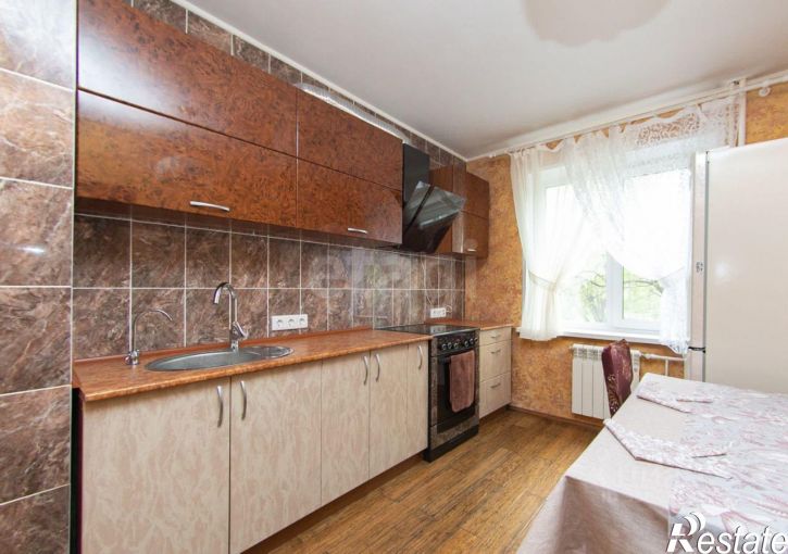 3-комн квартира ул Карла Ильмера, 15,  д. 15