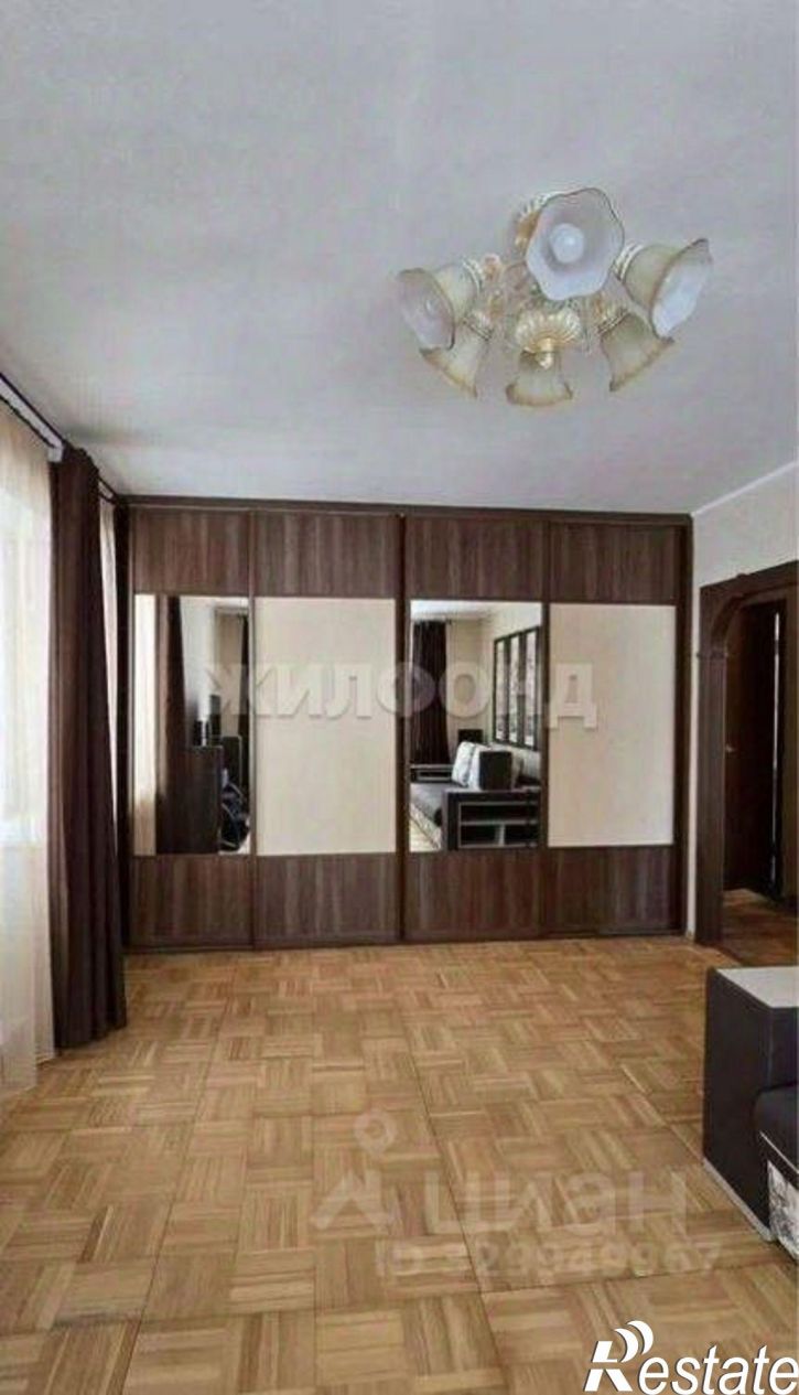 3-комн квартира улица Карла Ильмера, 15,  д. 15