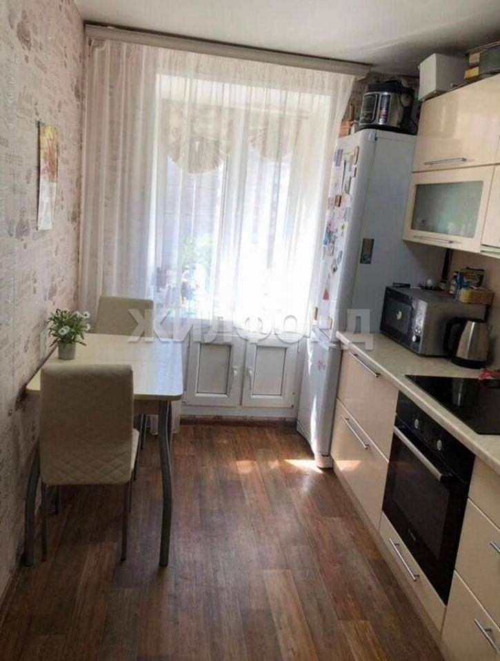 3-комн квартира Железнодорожная улица, д.28