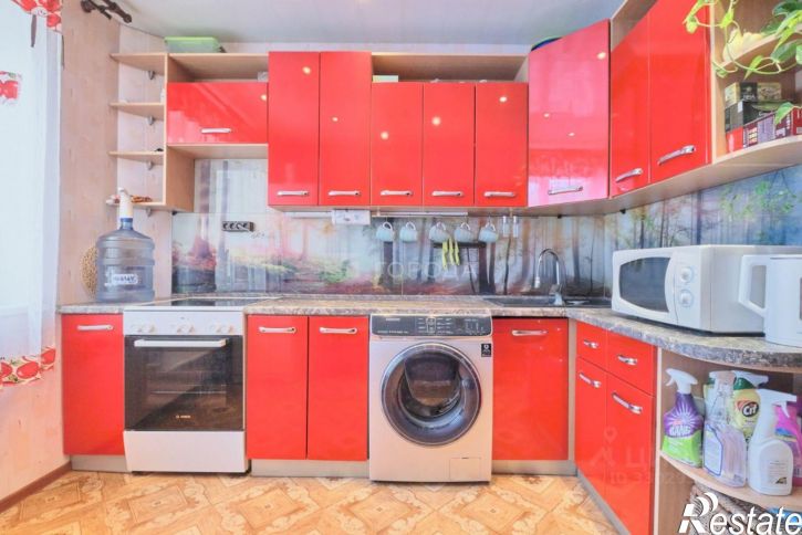4-комн квартира ул Клюева, 20,  д. 20