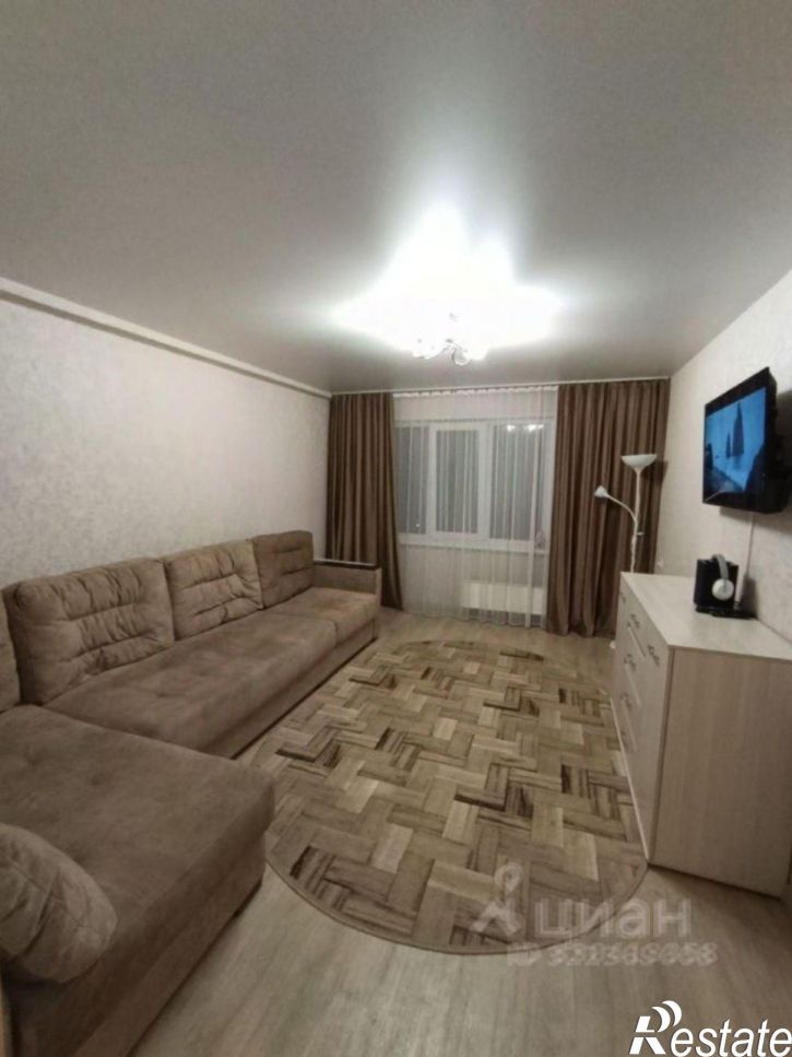 3-комн квартира ул Ференца Мюнниха, 40,  д. 40