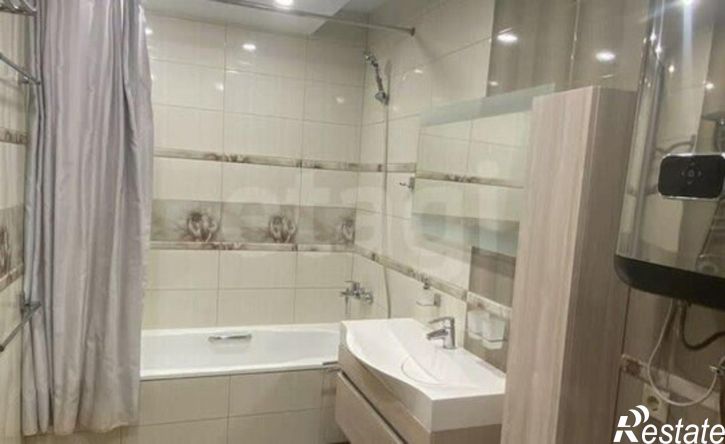 4-комн квартира улица Кузнецова, 6,  д. 6