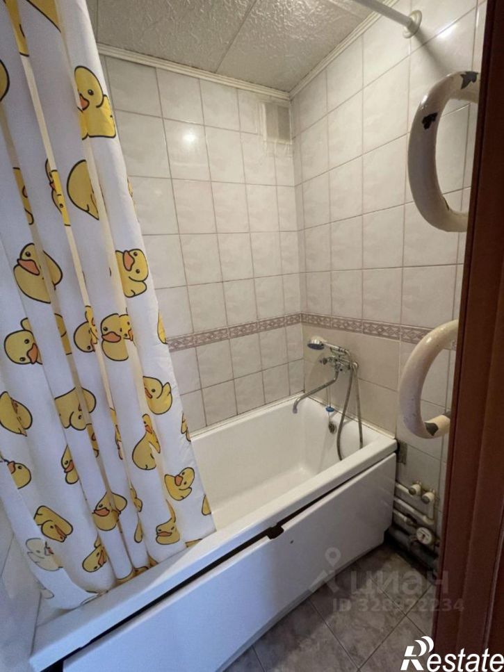 3-комн квартира улица Суворова, 10,  д. 10