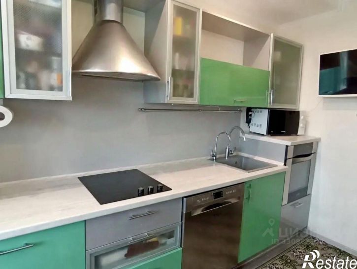 3-комн квартира улица Елизаровых, 70,  д. 70