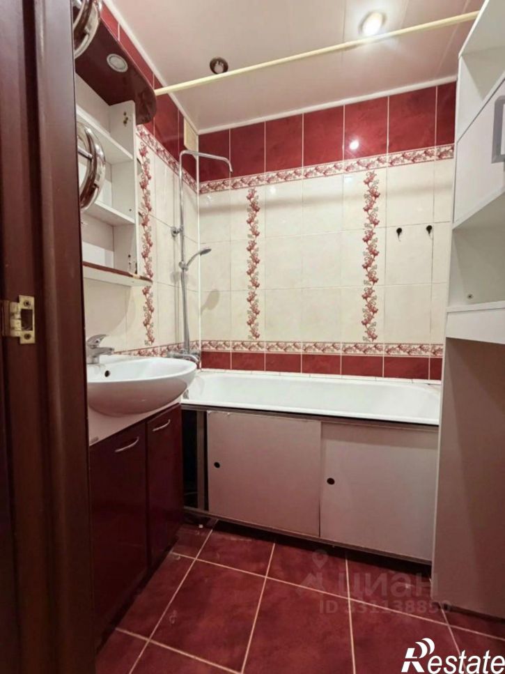 4-комн квартира ул Репина, 12,  д. 12