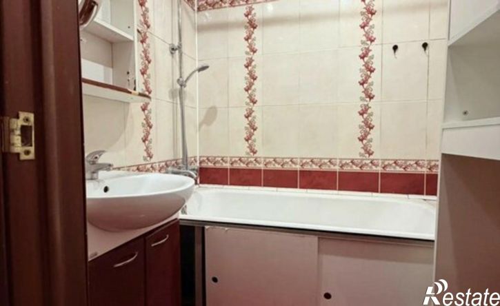 4-комн квартира ул Репина, 12,  д. 12