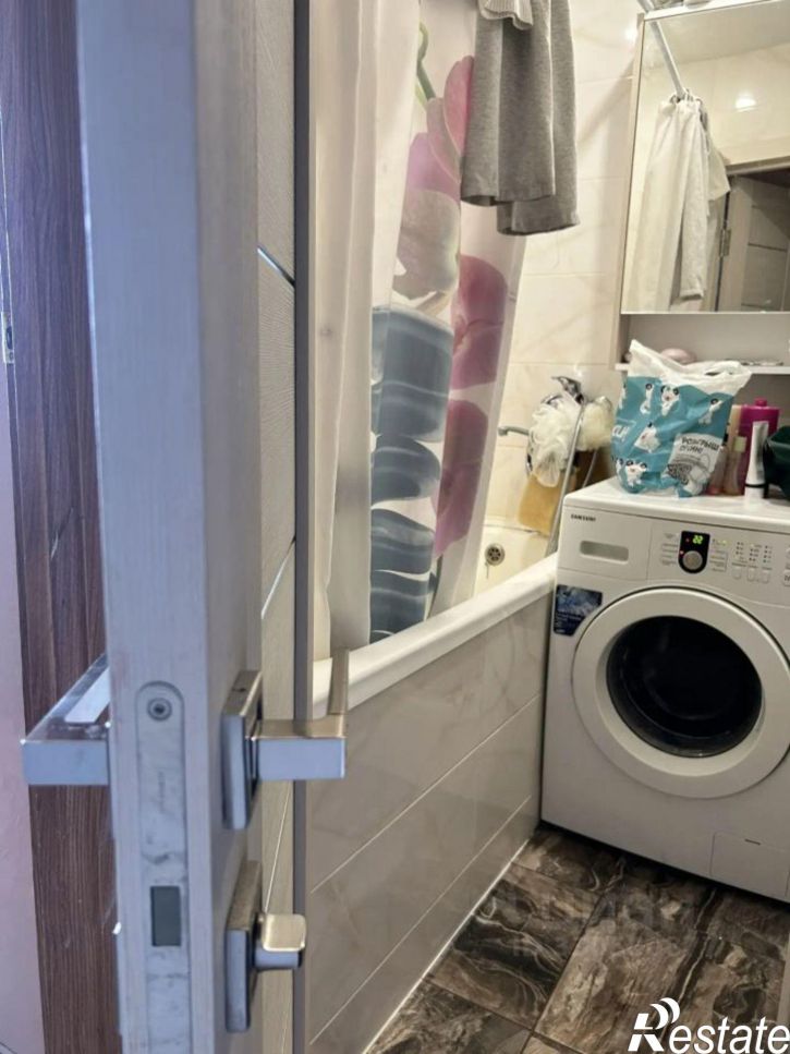 3-комн квартира улица Карташова, 52,  д. 52