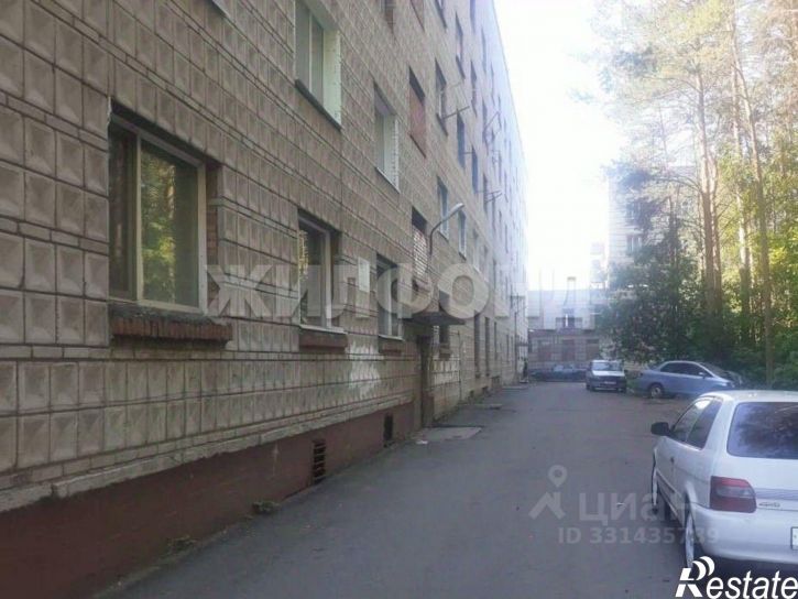 Комната улица Александра Угрюмова, 1/2,  д. 1/2