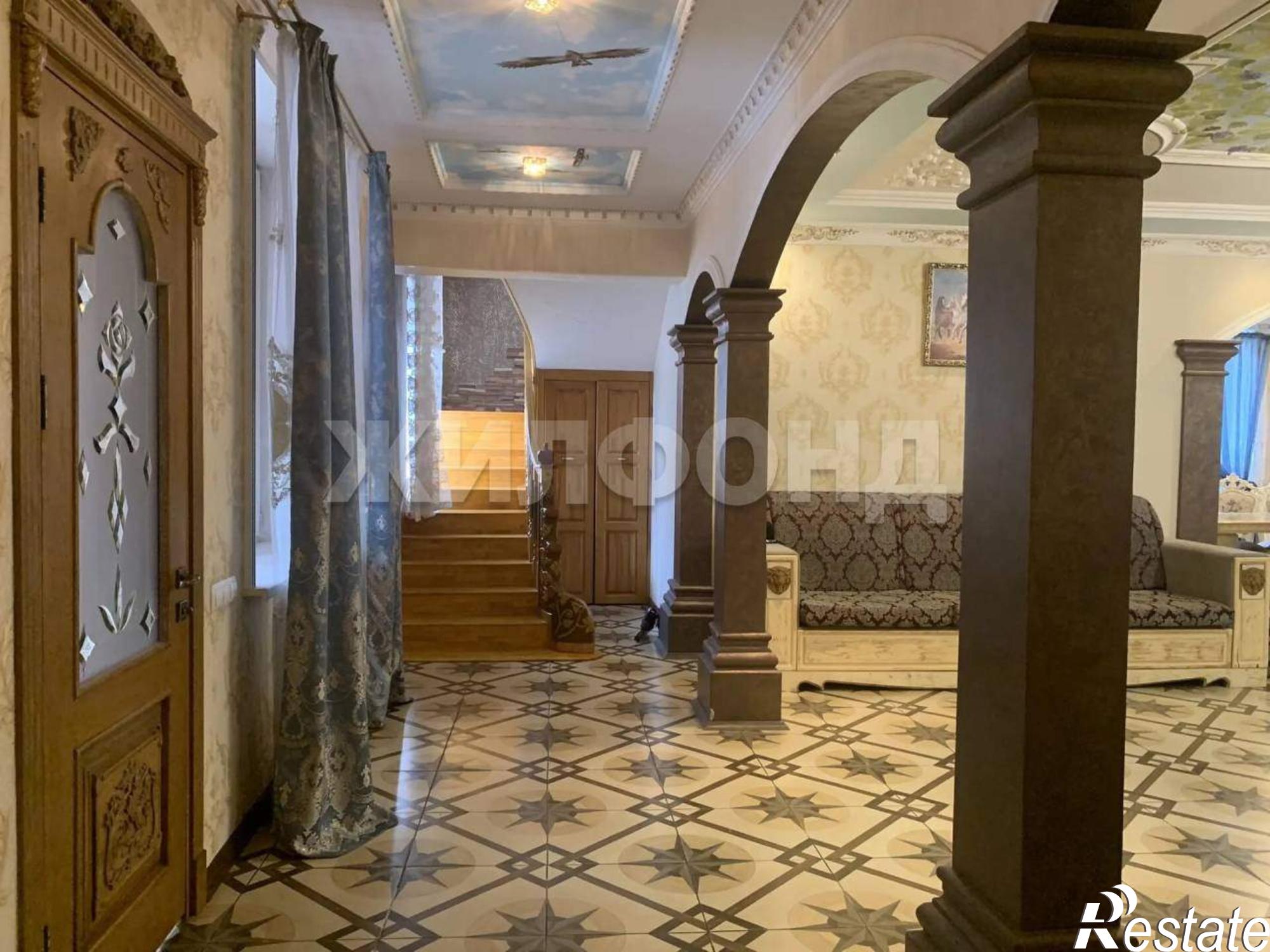 Купить дачу, дом, коттедж за 27 000 000 рублей на Кутузова улица, д.7/2