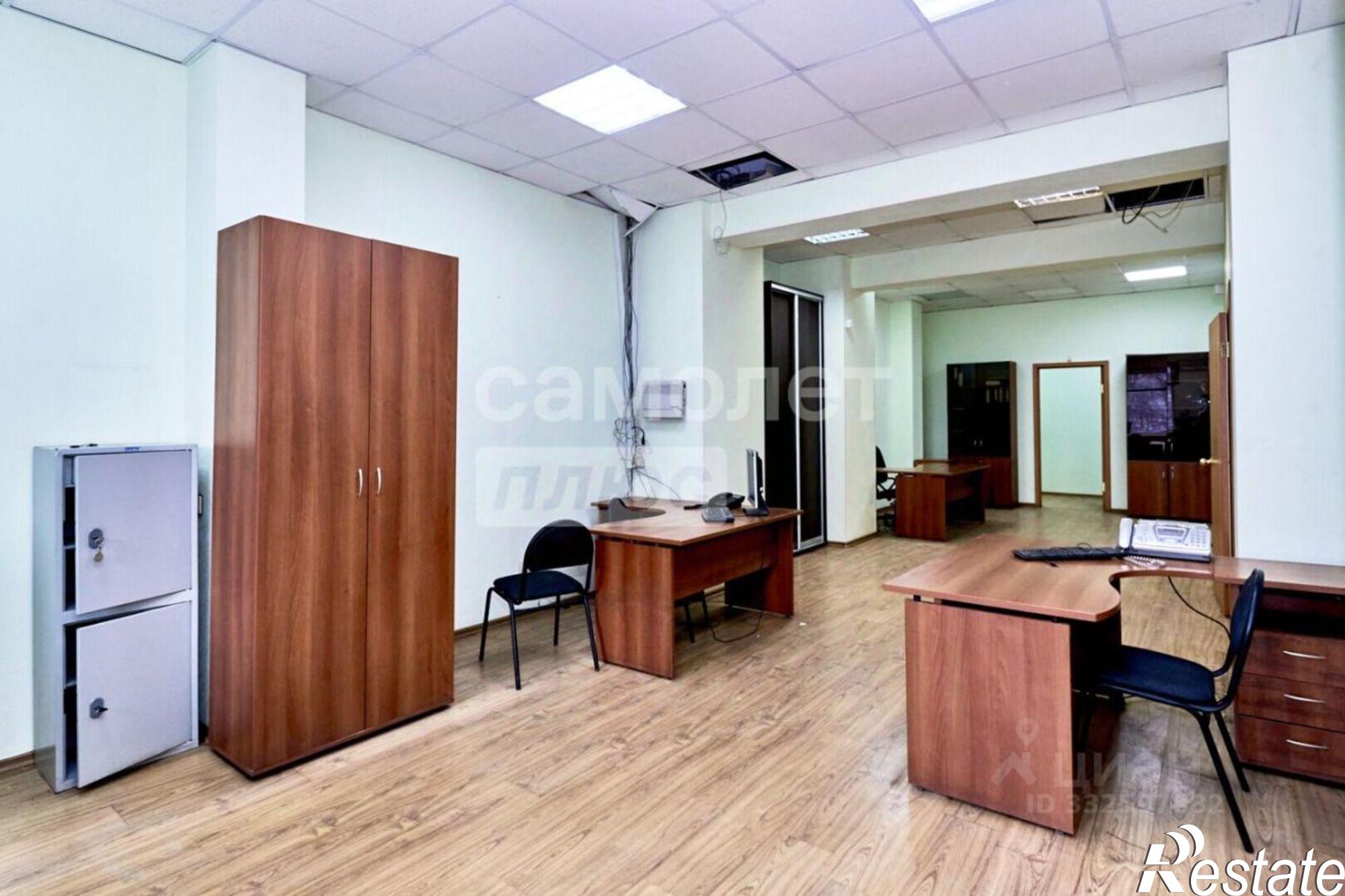 Купить офис, помещение под офис за 25 000 100 рублей на пр-кт Кирова, 58