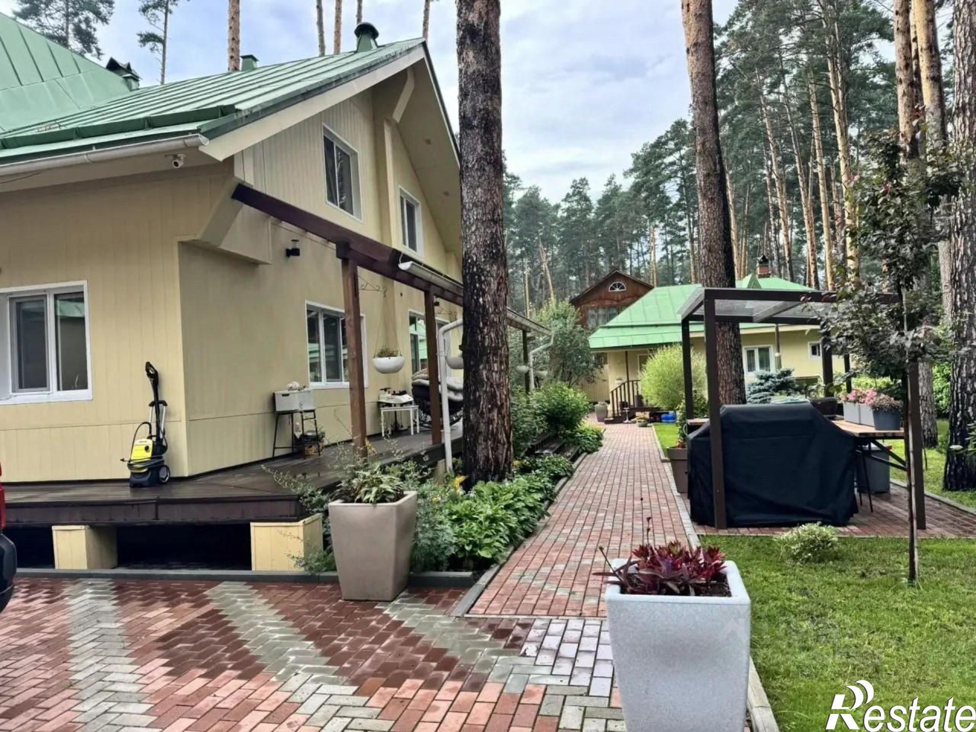 Купить дачу, дом, коттедж за 22 750 000 рублей на Школьный пер, 8
