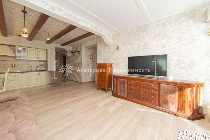 4-комн квартира ул Дзержинского, 26/1,  д. 26/1