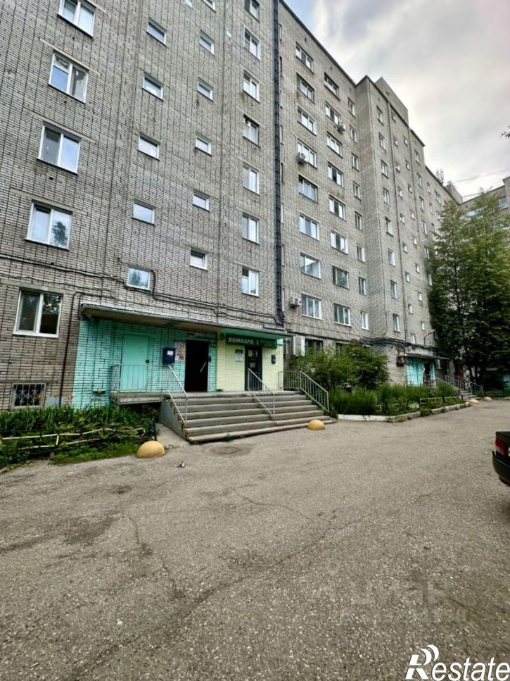 4-комн квартира ул Нахимова, 15,  д. 15
