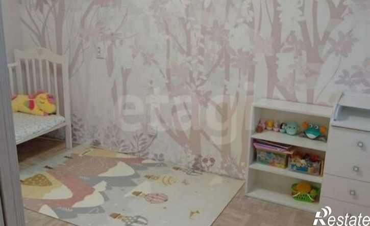 3-комн квартира улица Пришвина, 52