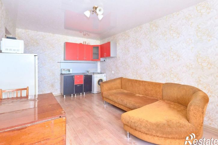 6-комн квартира улица Ивана Черных, 103,  д. 103