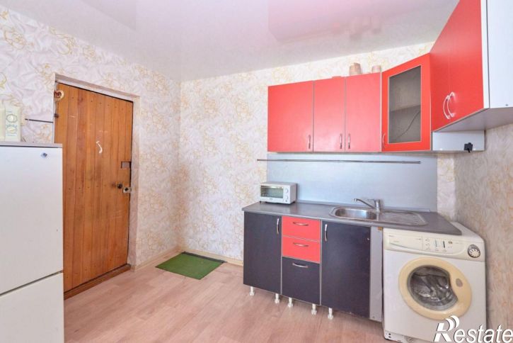 6-комн квартира улица Ивана Черных, 103,  д. 103