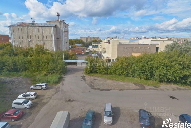 6-комн квартира улица Ивана Черных, 103,  д. 103