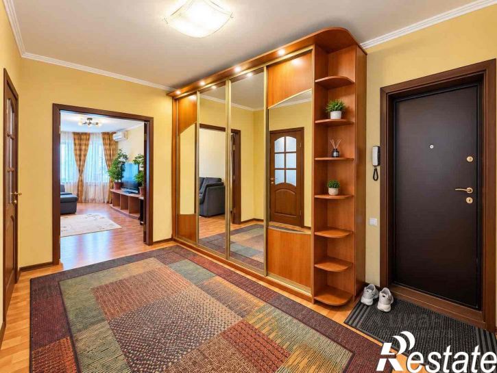 2-комн квартира Алтайская улица, 8/3,  д. 8/3