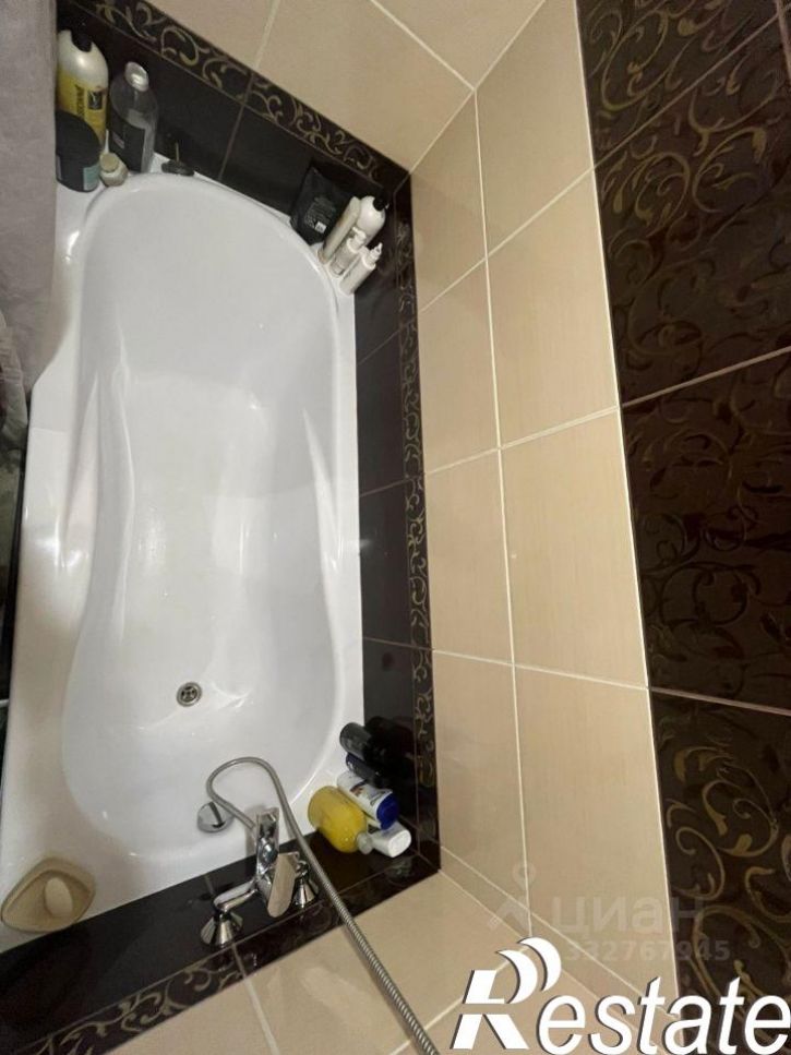 3-комн квартира улица Клюева, 26,  д. 26