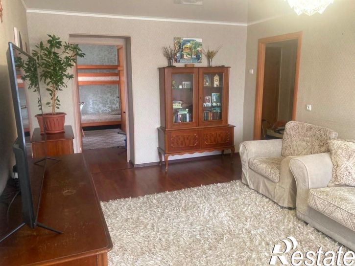 4-комн квартира улица Нахимова, 15,  д. 15