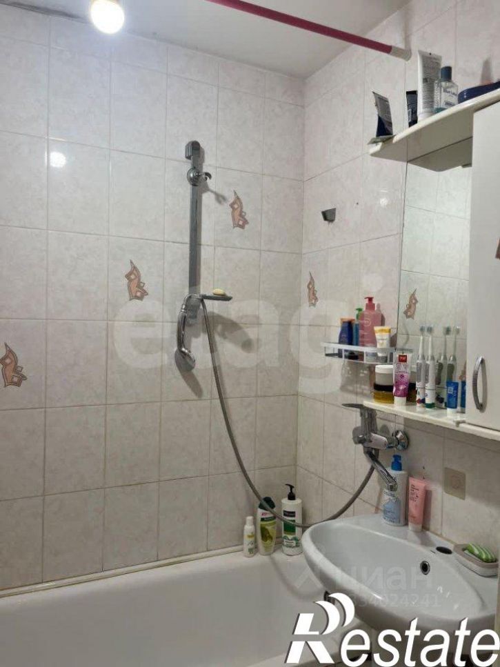 2-комн квартира улица Суворова, 1,  д. 1