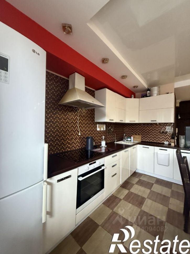 2-комн квартира улица Бирюкова, 11,  д. 11