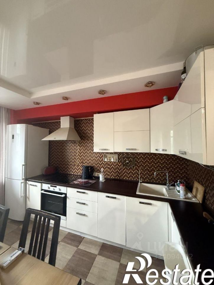 2-комн квартира улица Бирюкова, 11,  д. 11