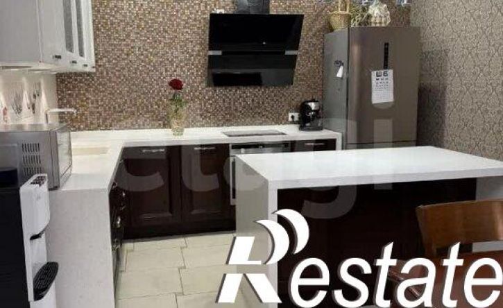 4-комн квартира улица Трифонова, 22,  д. 22