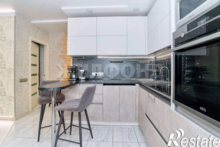 4-комн квартира Алтайская улица, д.80