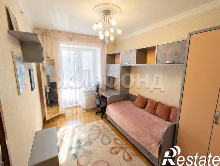 4-комн квартира Нечевский переулок, д.24