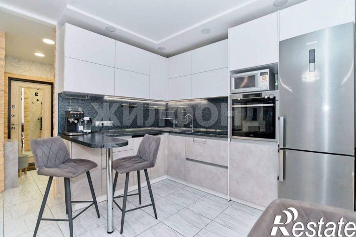 4-комн квартира Алтайская улица, д.80