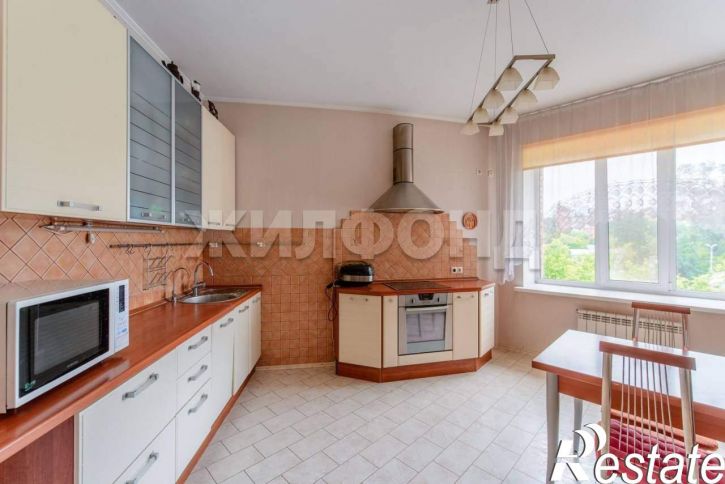 4-комн квартира Вершинина улица, д.24в