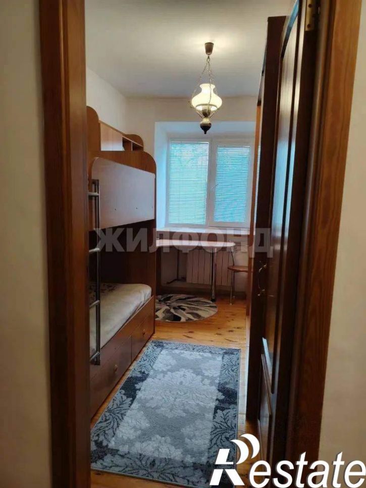 3-комн квартира Савиных улица, д.2