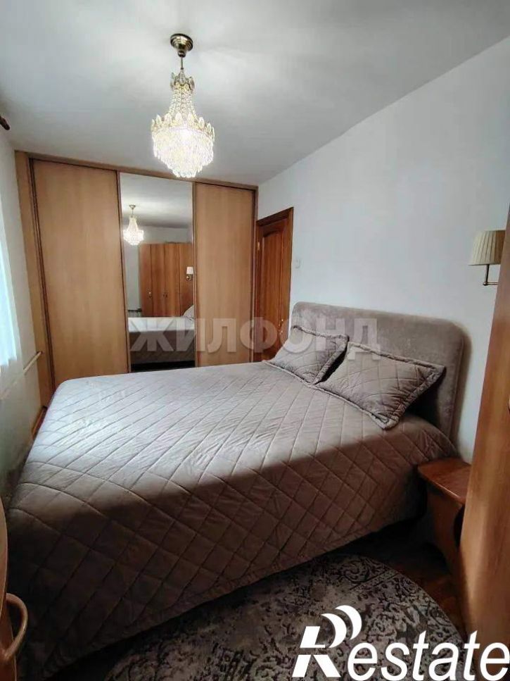 3-комн квартира Савиных улица, д.2