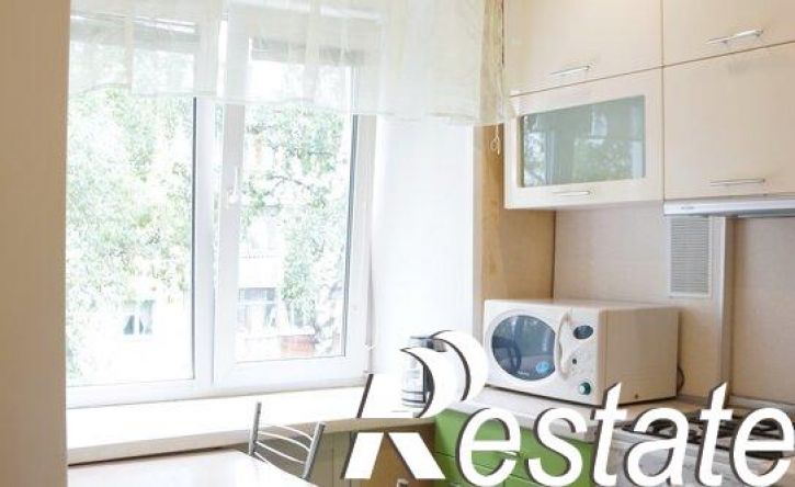2-комн квартира улица Карташова, 31В,  д. 31В