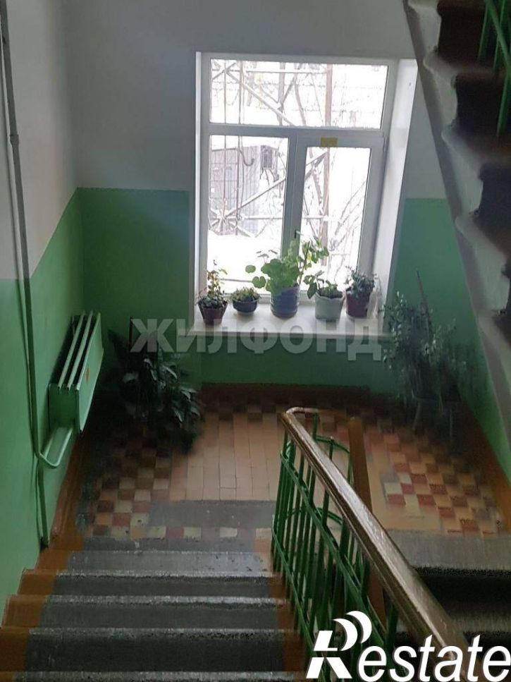 4-комн квартира Дзержинского улица, д.51А